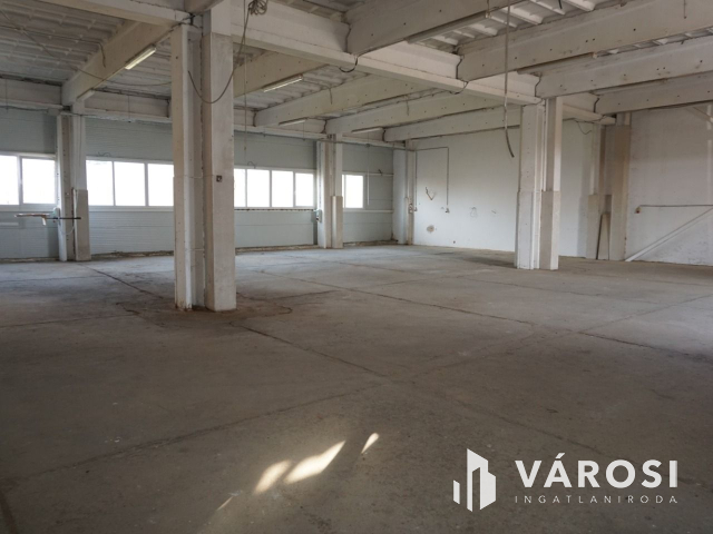 Közel 1000 nm-s ipari csarnok Nagykanizsán