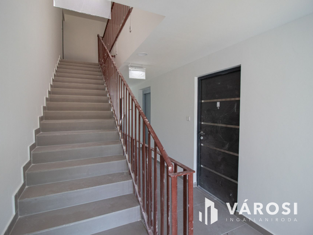 Kulcsrakész lakás Péterhegyen L-F-1