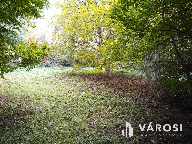 Győr-Révfaluban telek eladó!