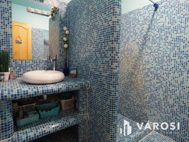 Balatonkeresztúron igényes nyaraló, 5 percre a strandtól!