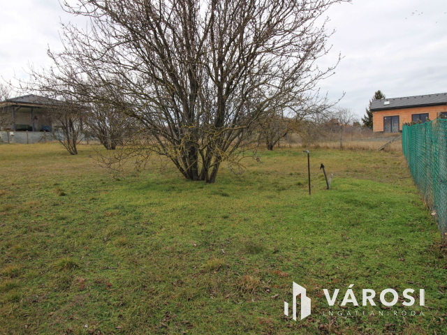 Örökpanorámás telek eladó Érden!