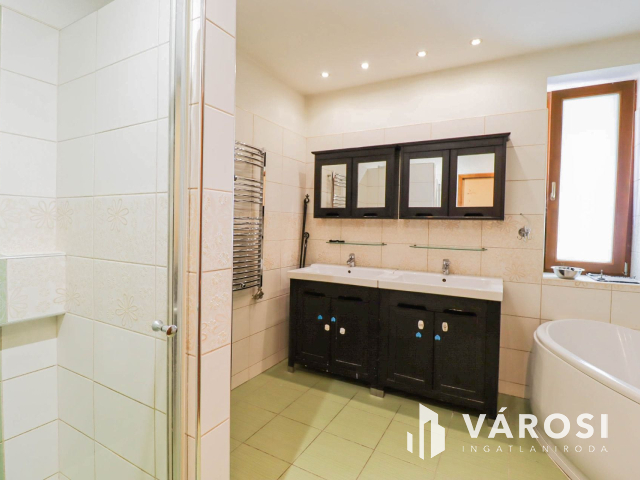 Panorámás kilátás - Családi ház eladó Győrújbaráton