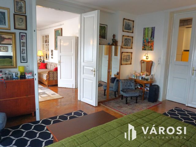 Nagyszerű lakás szenzációs elhelyezkedéssel!