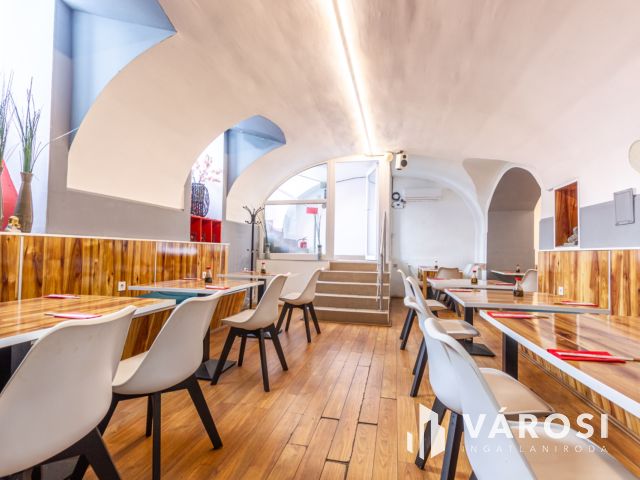 Eladó étterem Budapesten az Árpád hídnál