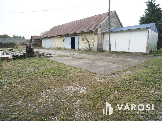 Jó adottságú eladó telephely Gyékényesen!