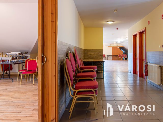 Kiemelkedő befektetési lehetőség Páty központjában!