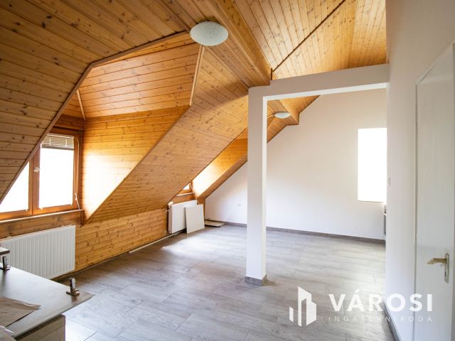 Kiadó Irodák Győr Belvárosában egy udvarban