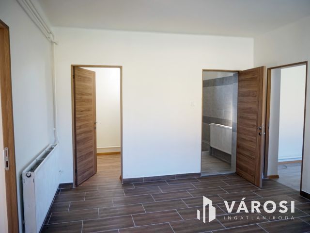 Felújított családi ház bomba áron!