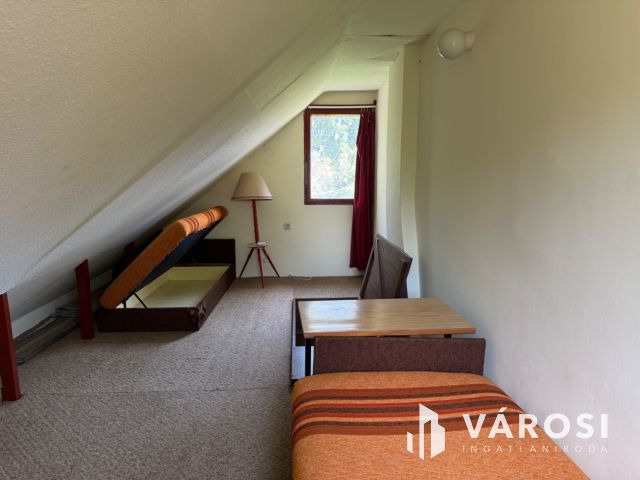 Kis nyaraló kis kerttel a tökéletes pihenésért