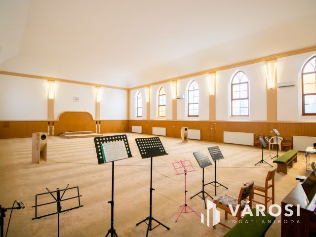 Többfunkciós komplexum Orosháza központjában