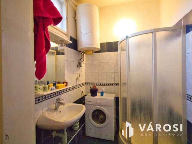 Gádoroson a falusi csend.