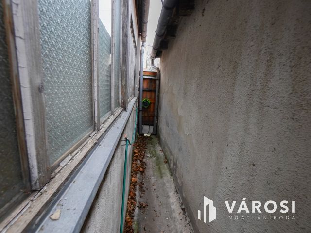 Felújítandó családi ház Tahitótfalu központi részén!