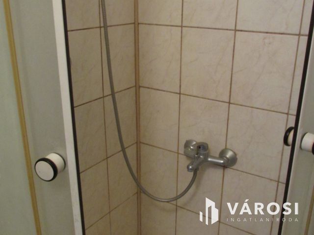 Eladó családi ház Érsekvadkerten csendes környezetben!