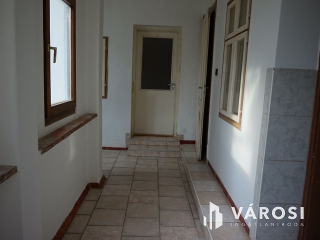 Tágas családi ház Csúcsban