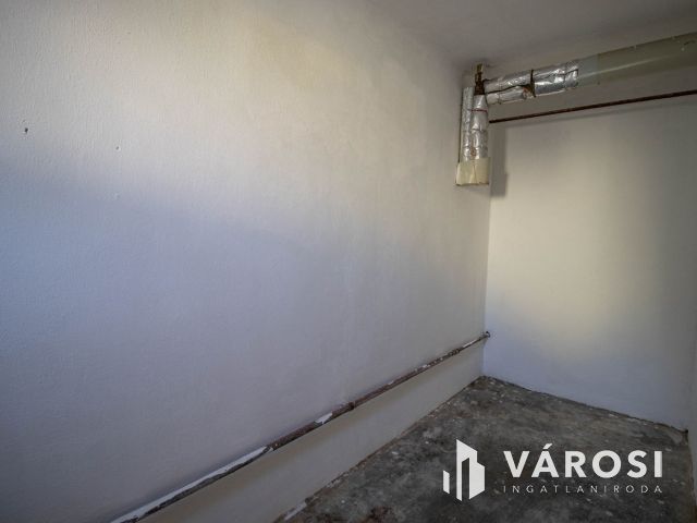 Lehetőségekkel teli ház Eladó Győrladaméron ideális telekkel