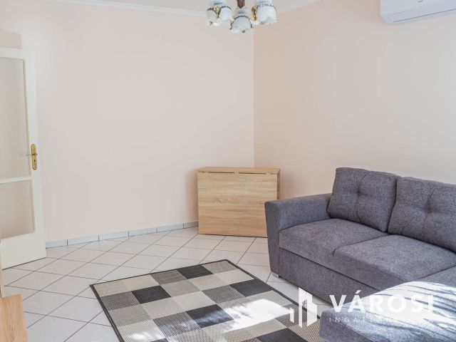 Napfényes 2 szobás  felújított a Tiszánál