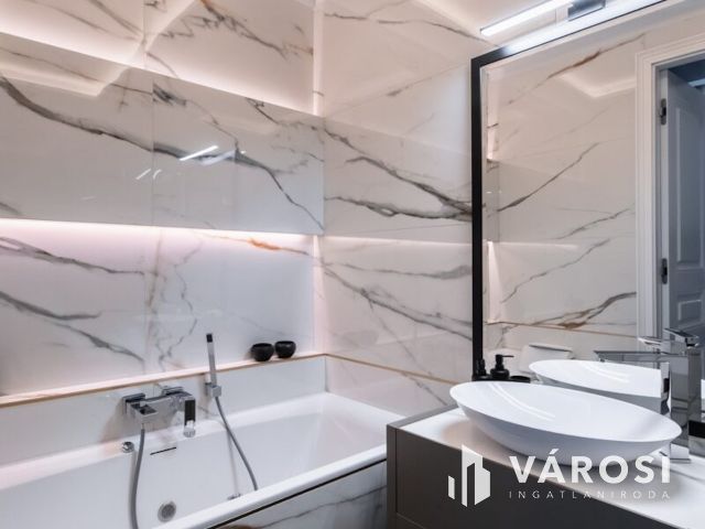 Luxuslakás eladó Újlipótvárosban a Vígszínház mellett