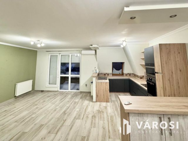 Belvárosi fiatalos szép lakás ELADÓ!