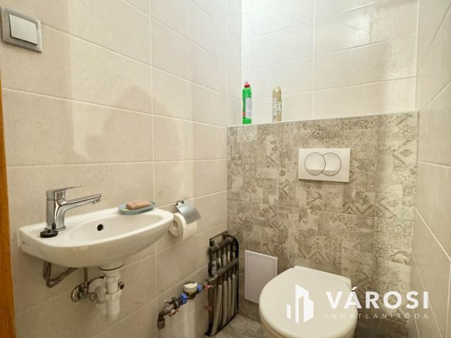 Belvárosi fiatalos szép lakás ELADÓ!