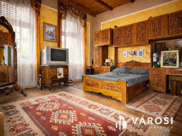 Nagyvonalú terek, polgári hangulat Békéscsaba belvárosában