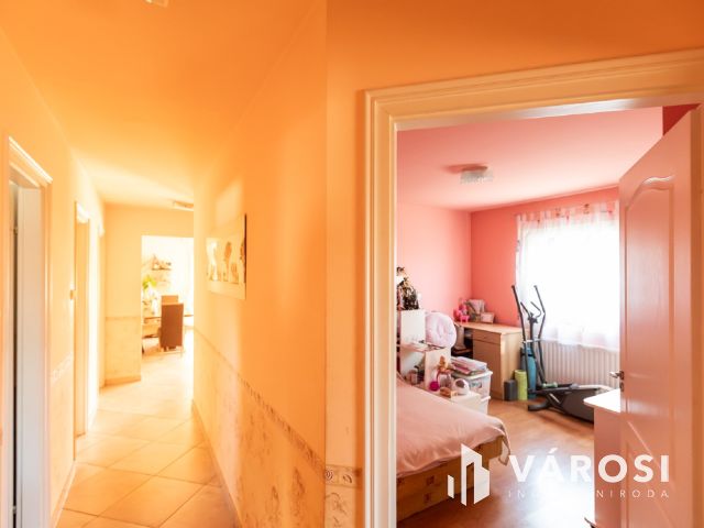 Modern családi ház eladó Győr-Ménfőcsanakon