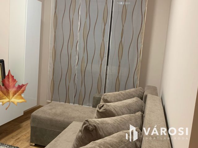 Tágas otthon, gyönyörű  kerttel és nagy terasszal eladó