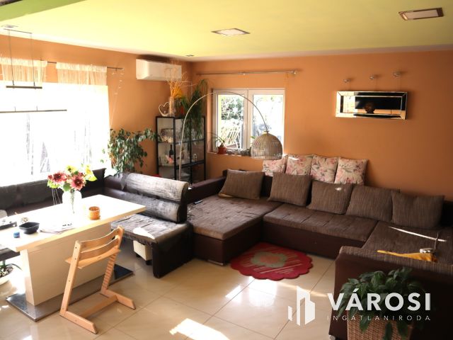 Újszerű önálló családi ház Szabadifürdőn eladó