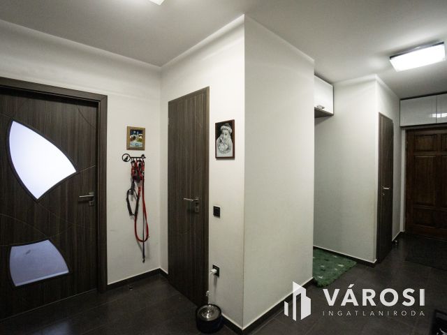 Nádorvárosban erkélyes nagy lakás, garázs lehetőséggel!