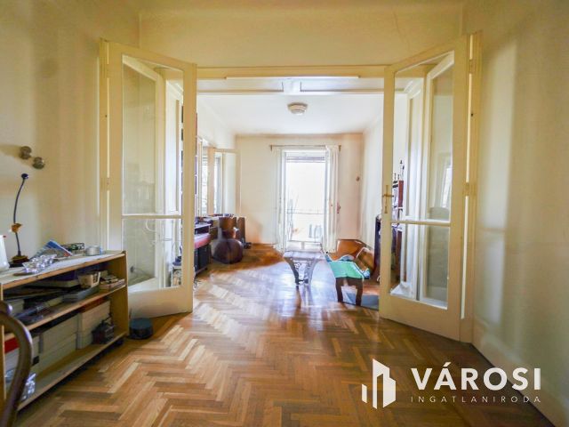 Több lakásra bontható szenzációs elhelyezkedéssel!