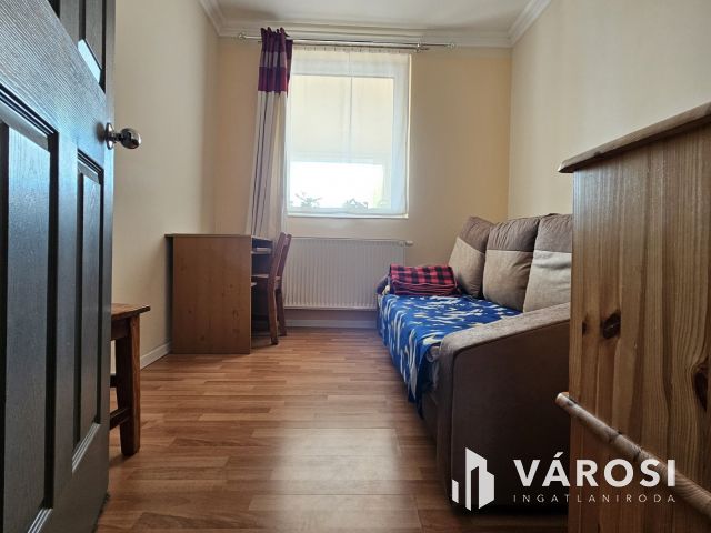 Igényes, felújított ház két lakrésszel Győrszentivánon