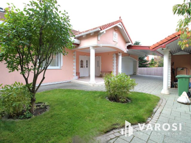 Privát élettér és wellnes-Exkluziv ház a Magdolnavölgyben