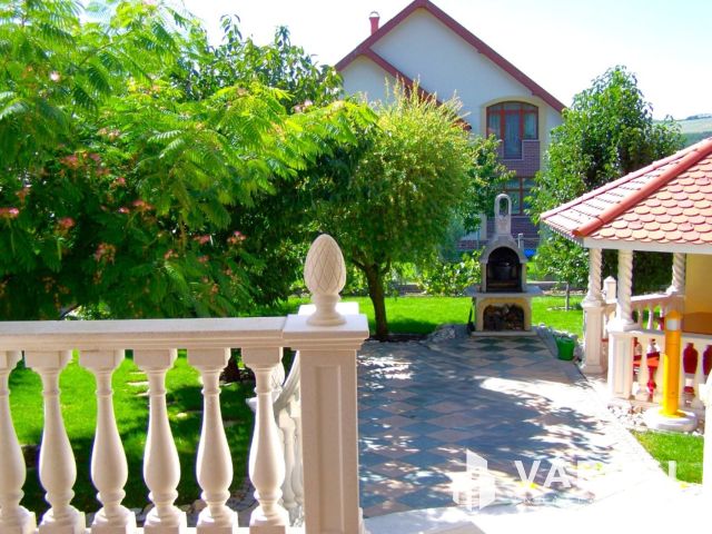 Privát élettér és wellnes-Exkluziv ház a Magdolnavölgyben