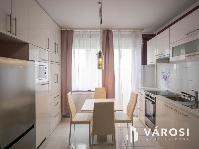 Tó melletti Felújított lakás eladó Győrben