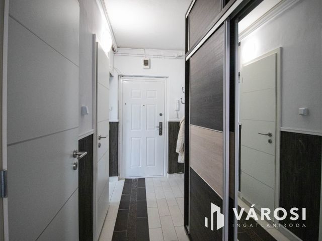 Tó melletti Felújított lakás eladó Győrben