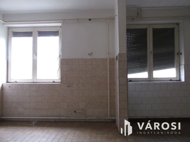 Kétszintes családi ház Dejtár központjához közel