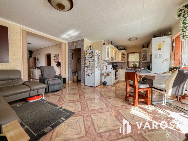 Panorámás kilátás bővítési lehetőséggel Ürömön!