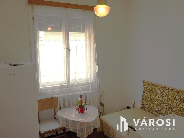 Écsi családiház eladó!